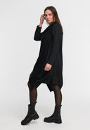 Vestido 'Lunet' – moderno, elegante y con un diseño de carácter fuerte