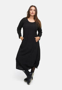 A-linjainen mekko rypytyksellä 'Ferina'