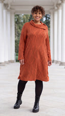 <h4><em><strong>NUEVO: LOVA</strong></em></h4><h1><strong>EL VESTIDO<br/>PARA AHORA</strong></h1>