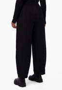 'Vera' pantalone - vestibilità ampia e discreta struttura tono su tono