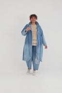 'Sky' cárdigan — denim premium, lavado ombré y stretch
